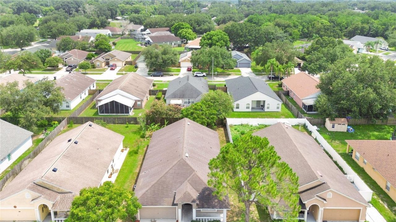 1422 Lake Shore Ranch Drive, Seffner, FL 33584 Photo
