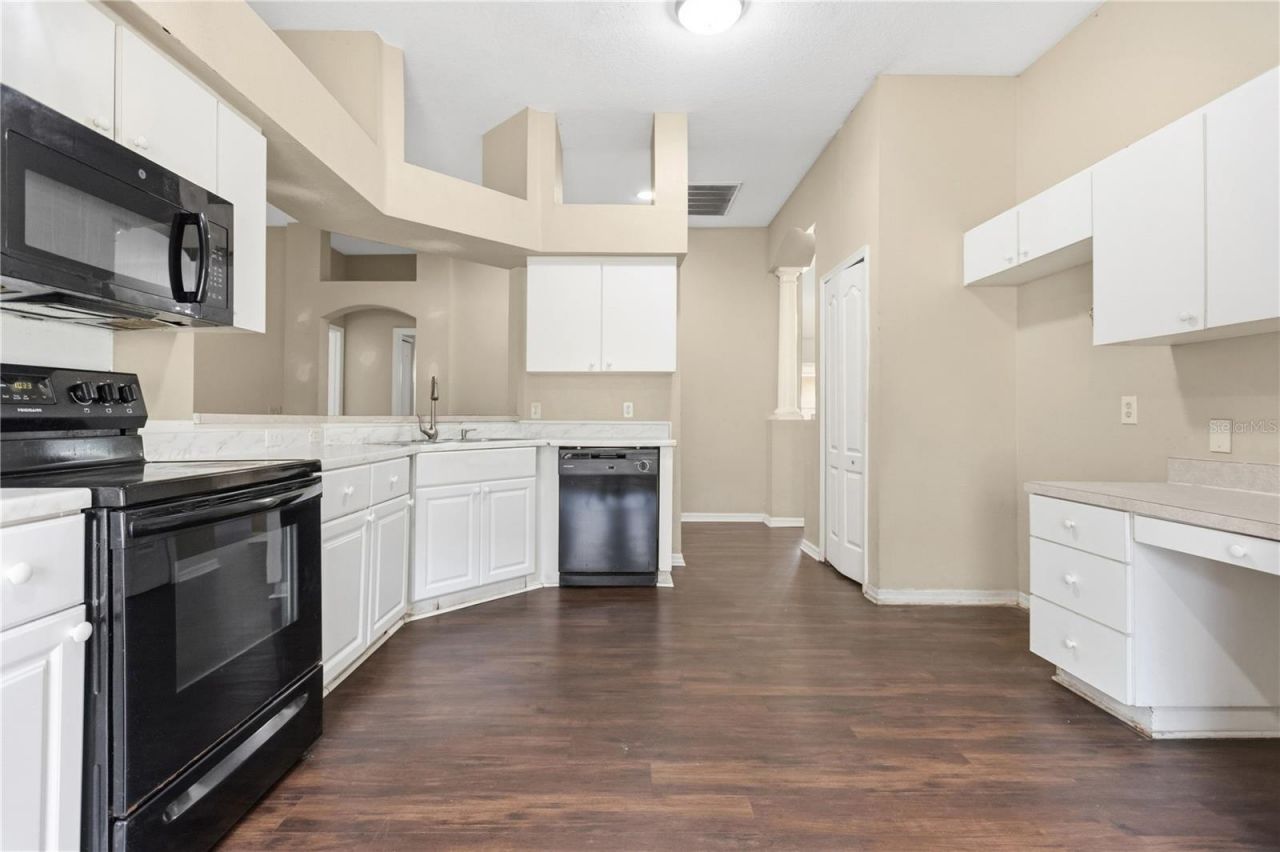 1422 Lake Shore Ranch Drive, Seffner, FL 33584 Photo