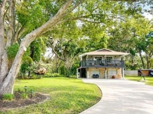 17430 BLACKWELL LANE, LUTZ, FL 33549