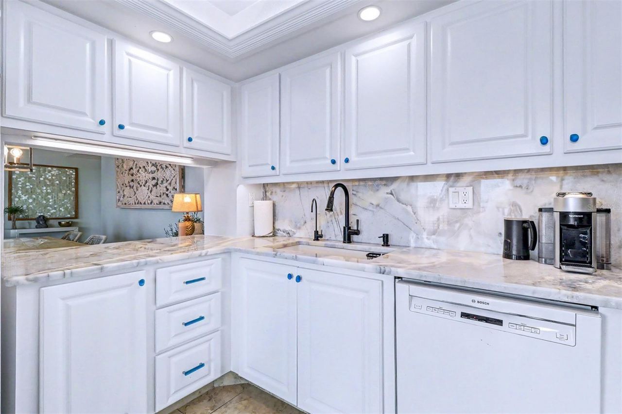 6145 Sun Boulevard, Unit 306, Saint Petersburg, FL 33715 Photo