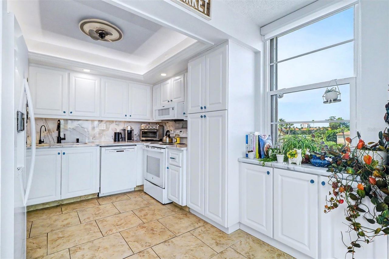 6145 Sun Boulevard, Unit 306, Saint Petersburg, FL 33715 Photo