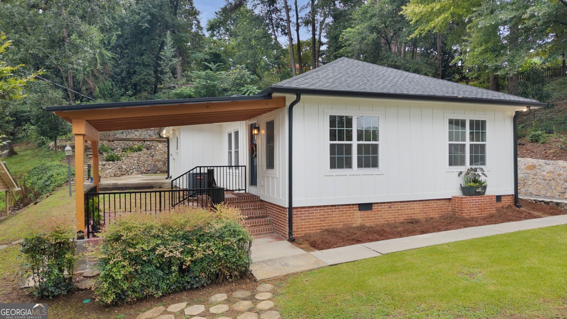 308 Chandler Street, Calhoun, GA 30701 Main Photo
