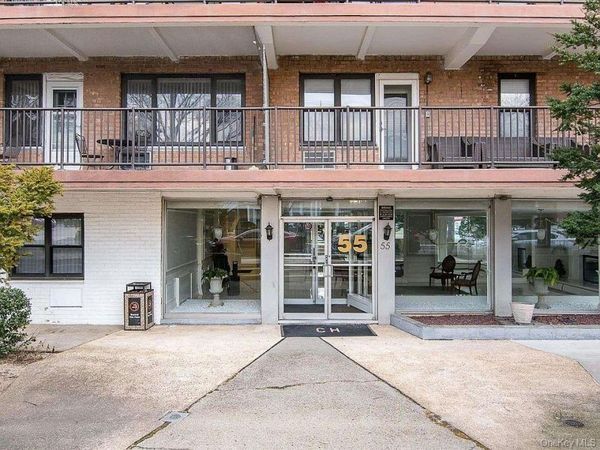 55 S Bergen Place, Unit 1 B, Freeport, NY 11520