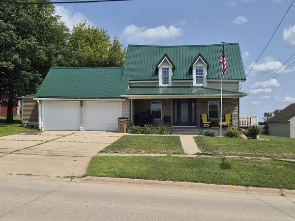 516 Commercial Street, Strawberry Point, IA 52076