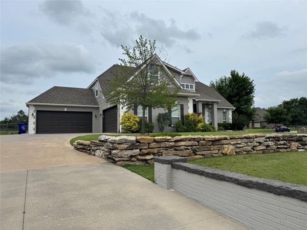 8109 N 69th Street E, Owasso, OK 74055