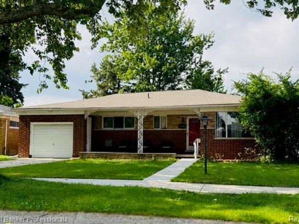 20000 Mauer Street , St. Clair Shores, MI 48080