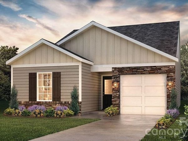 1441 7th Street Drive NE, Hickory, NC 28601