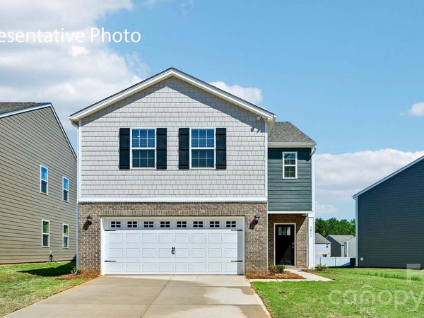 1437 7th Street Drive NE, Hickory, NC 28601