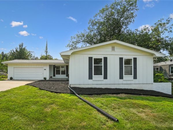 327 Parkland Drive SE, Cedar Rapids, IA 52403