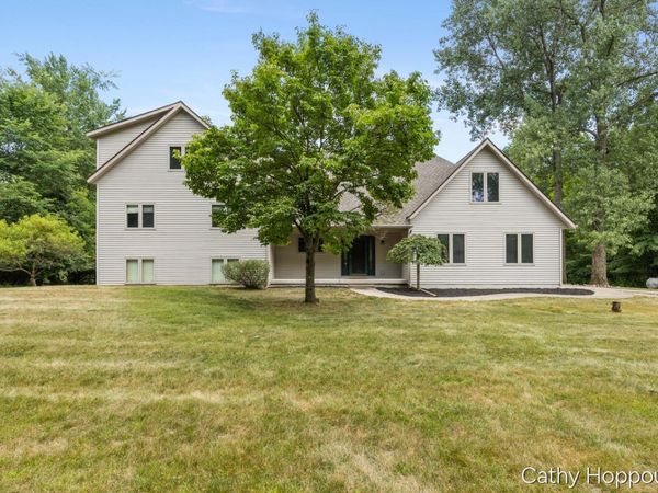 8687 River Run Trail, Greenville, MI 48838