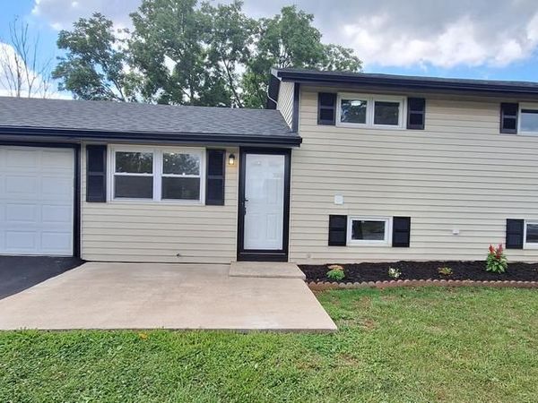 3140 LARK DRIVE, YORK, PA 17404