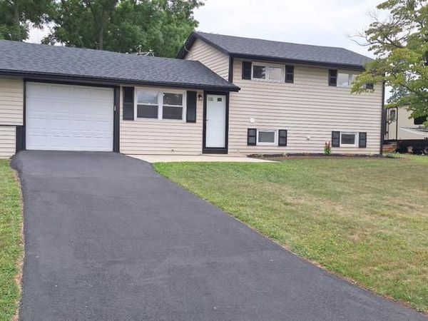 3140 LARK DRIVE , YORK, PA 17404