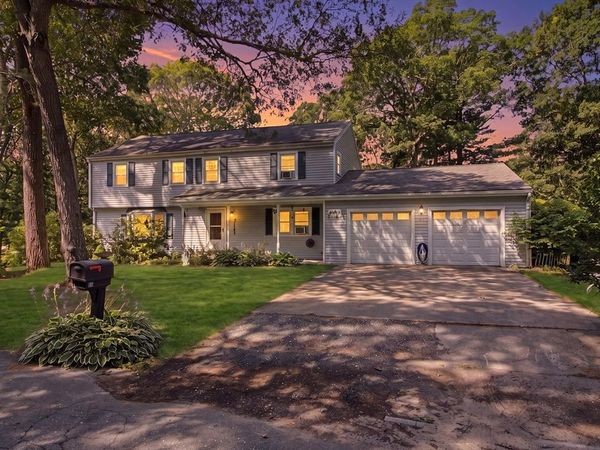 10 Roberta Dr, Wareham, MA 02532