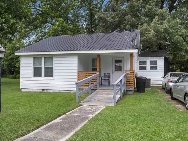 913 VIRGINIA AVENUE, GADSDEN, AL 35903