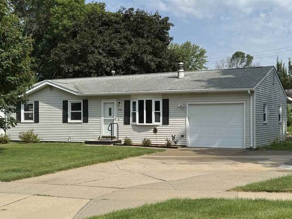 818 20th Ave, Coralville, IA 52241