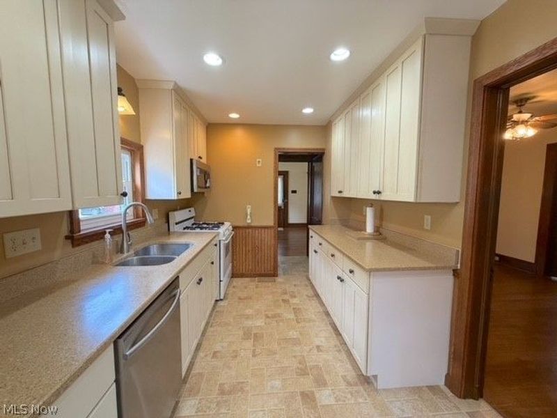 602 4th Street NW, New Philadelphia, OH 44663 Photo 9