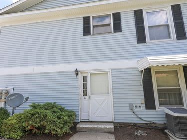 1258 Pembrooke Drive, Unit D, Salem, OH 44460