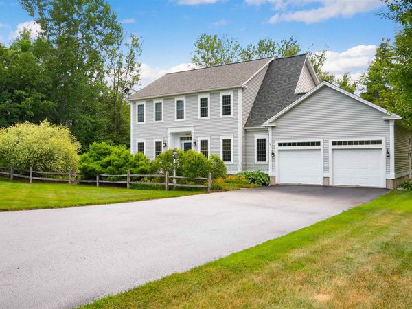 900 Ledgewood Drive, Williston, VT 05495