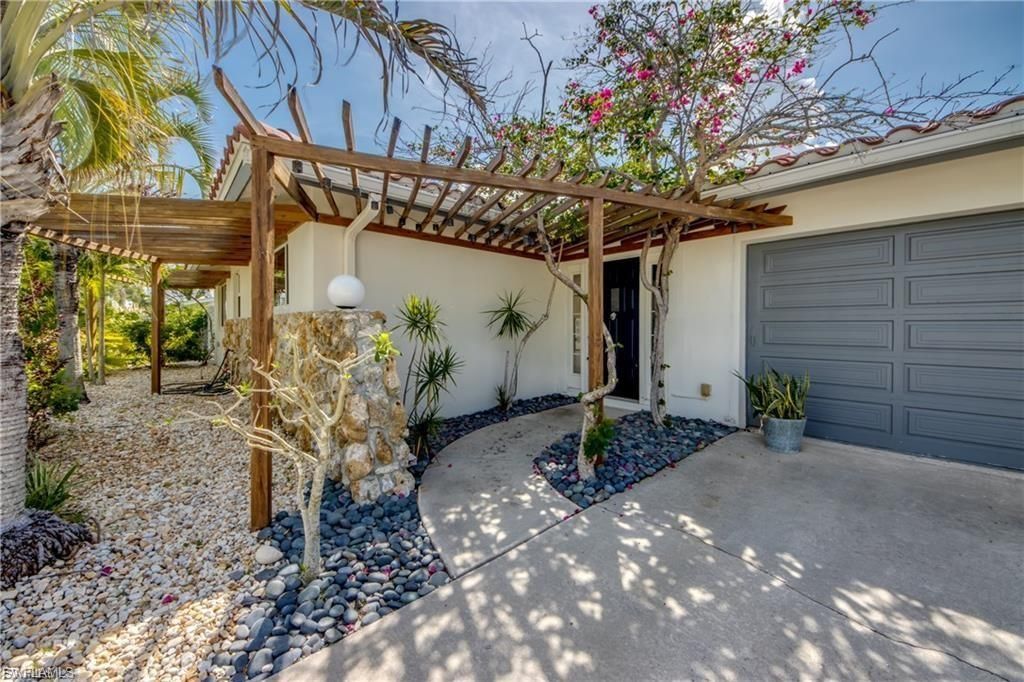 2701 Bruce St , Matlacha, FL 33993 Photo