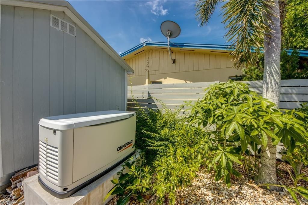 2701 Bruce St , Matlacha, FL 33993 Photo