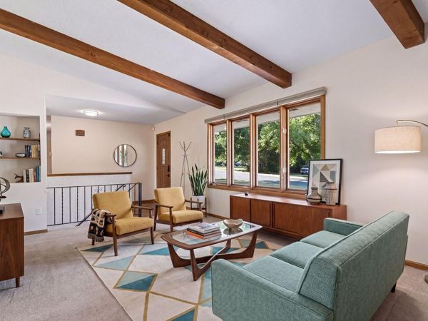 401 Mission Road W, Bloomington, MN 55420