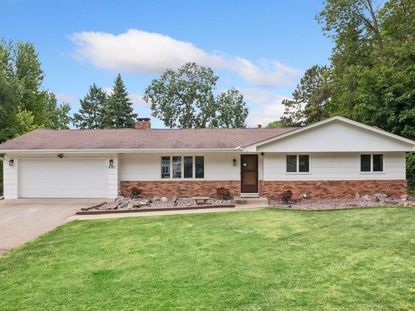 401 Mission Road W, Bloomington, MN 55420