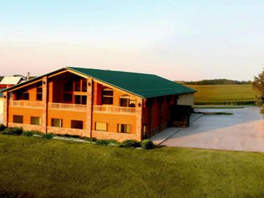 23671 County Road 37 , Saint Charles, MN 55972