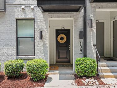 109 N Franklin Street, Unit 200, Wake Forest, NC 27587