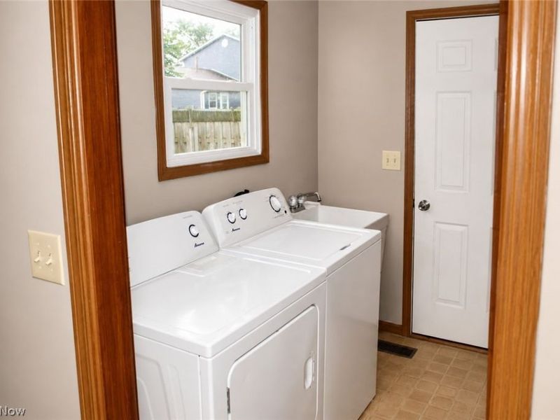 737 Grantwood Avenue, Sheffield Lake, OH 44054 Photo 15