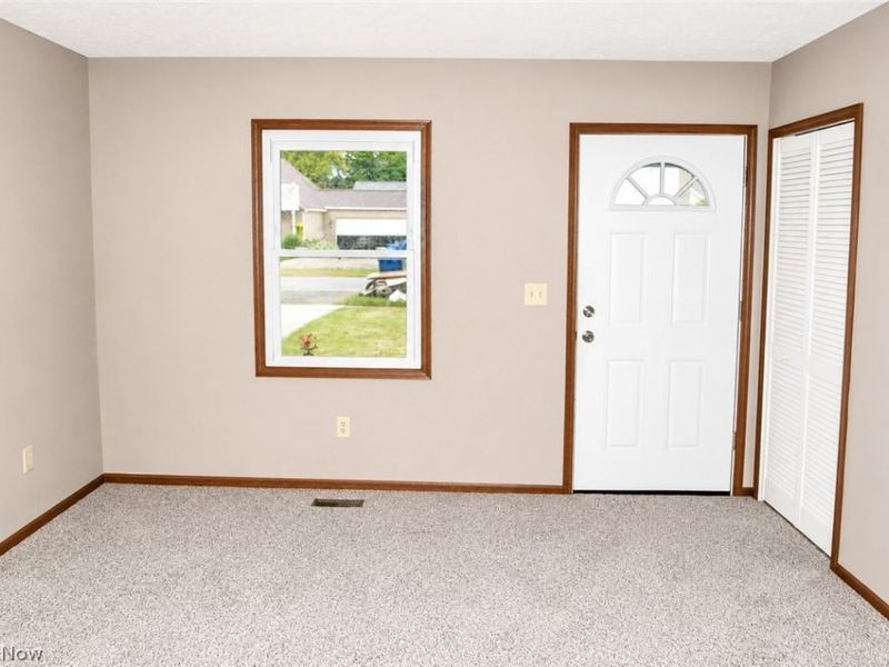 737 Grantwood Avenue, Sheffield Lake, OH 44054 Photo 7