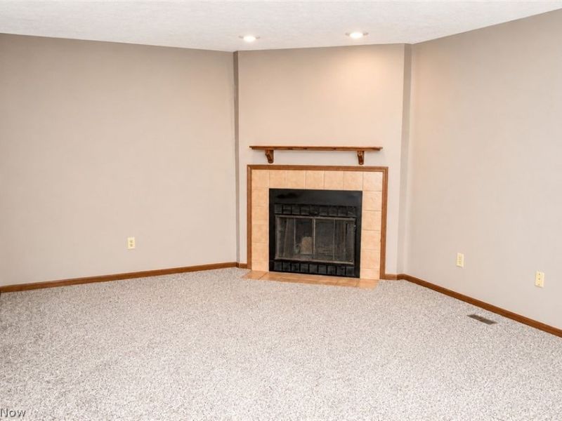 737 Grantwood Avenue, Sheffield Lake, OH 44054 Photo 9