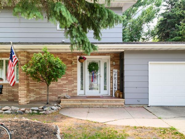 3607 9TH Avenue N, Grand Forks, ND 58203