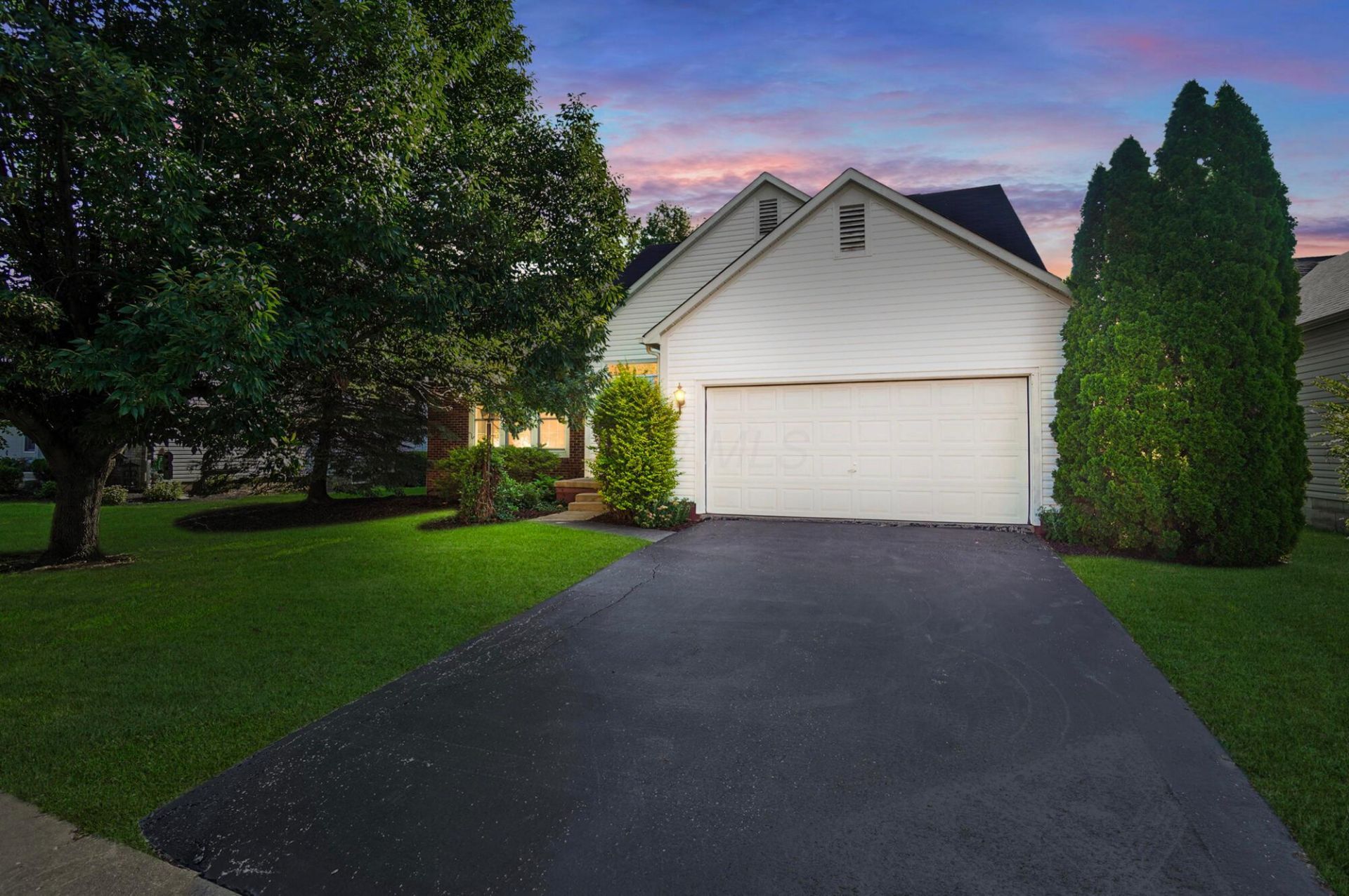 1811 Deer Crossing Drive, Marysville, OH 43040 Main Photo