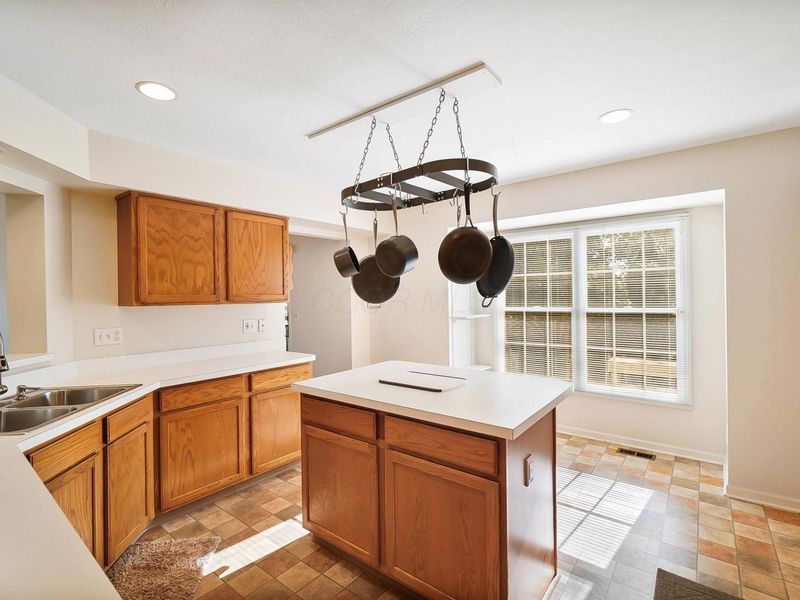 1811 Deer Crossing Drive, Marysville, OH 43040 Photo 11
