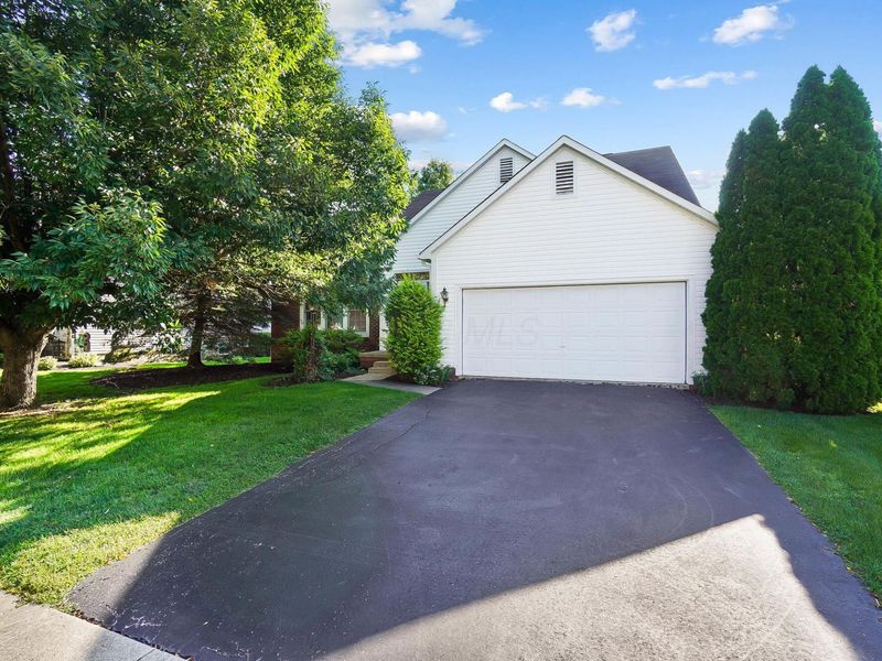 1811 Deer Crossing Drive, Marysville, OH 43040 Photo 2