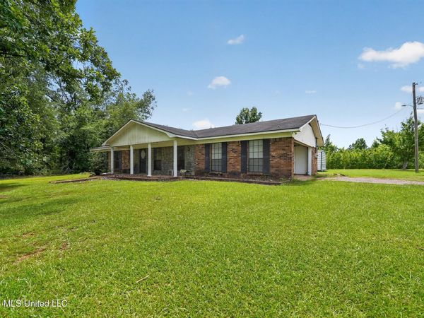 681 Pickens-garnett Road, Pickens, MS 39146