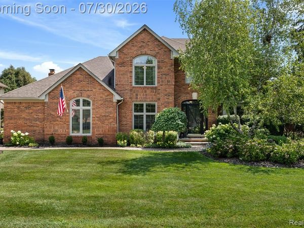 4086 Glencastle Drive , Troy, MI 48098