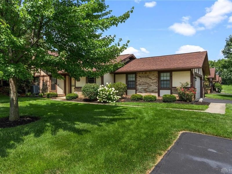 62 Tamarack Trail, Springboro, OH 45066 Photo 2