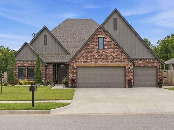 2041 E 129th Street S, Jenks, OK 74037
