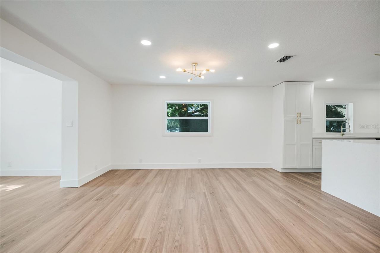 842 Dennis Avenue, Orlando, FL 32807 Photo
