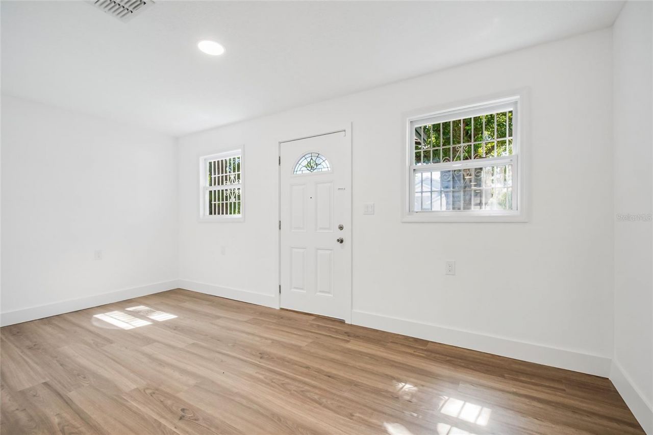 842 Dennis Avenue, Orlando, FL 32807 Photo
