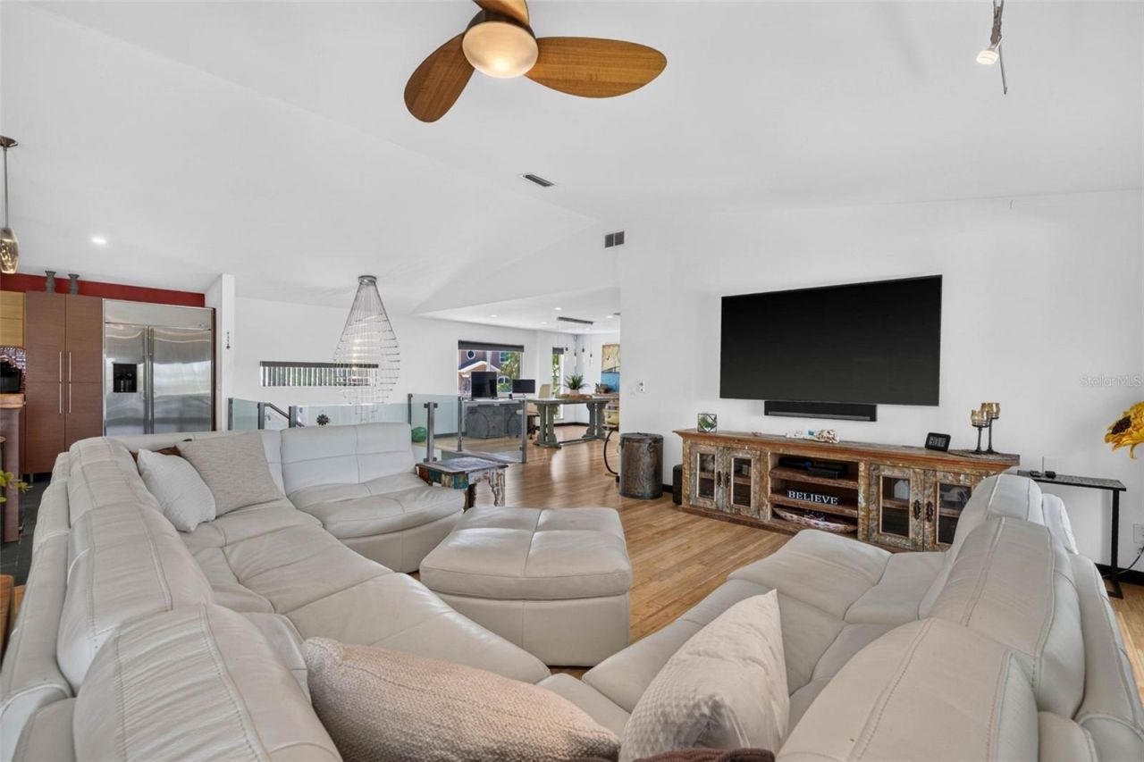 113 7th Street E, Saint Petersburg, FL 33715 Photo