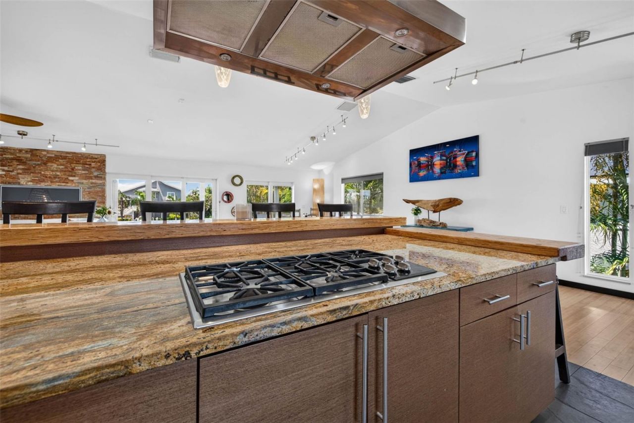 113 7th Street E, Saint Petersburg, FL 33715 Photo
