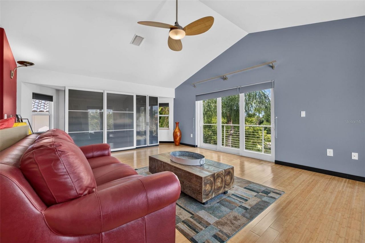 113 7th Street E, Saint Petersburg, FL 33715 Photo