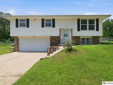 3806 N 101 Street, Omaha, NE 68134