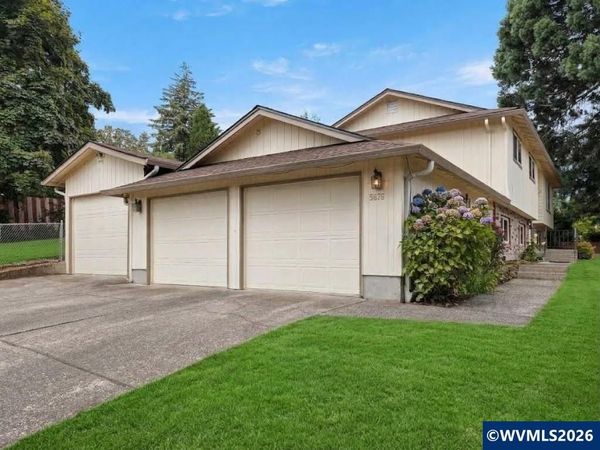5676 SE Hillwood Cir, Milwaukie, OR 97267