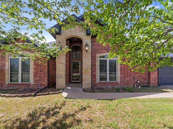 903 Winding Road, Granbury, TX 76049