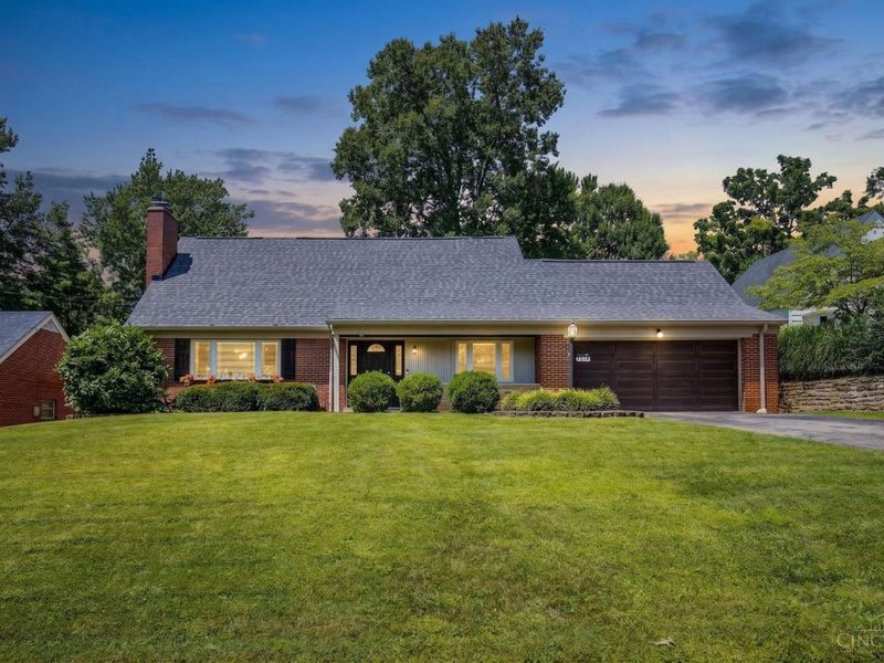 6465 Honeysuckle Drive, Cincinnati, OH 45230 Photo 2