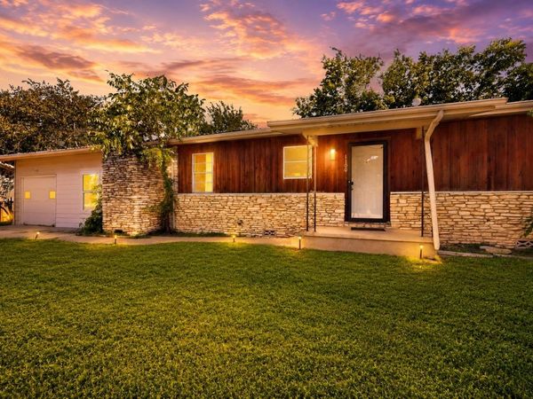 1100 Neans DR, Austin, TX 78758