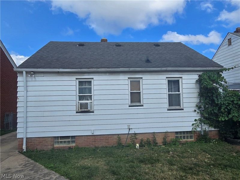 4667 E 86th Street, Garfield Heights, OH 44125 Photo 2